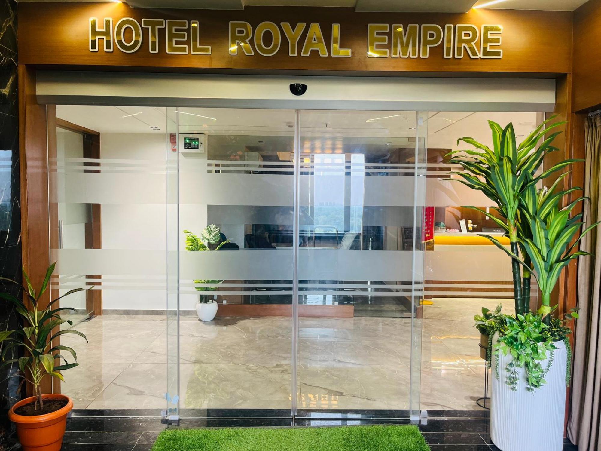 Hotel Royal Empire Gandhinagar Exteriör bild